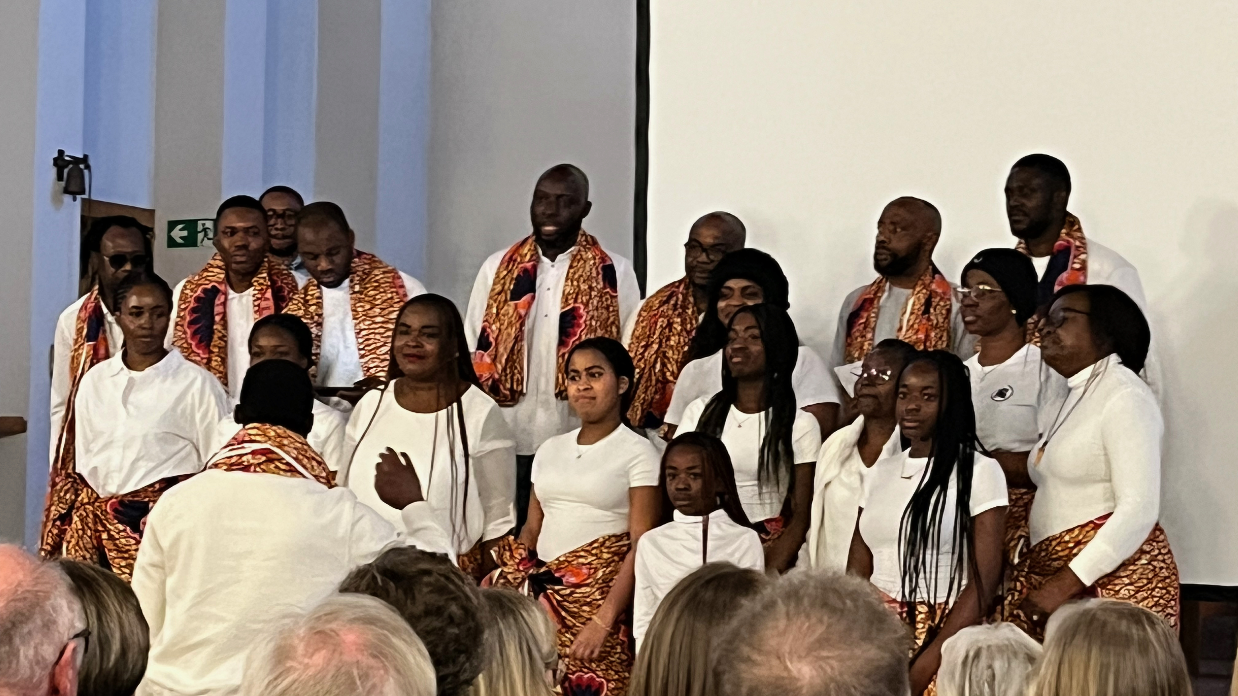 titlellllllll benefiz afrikanischer chor