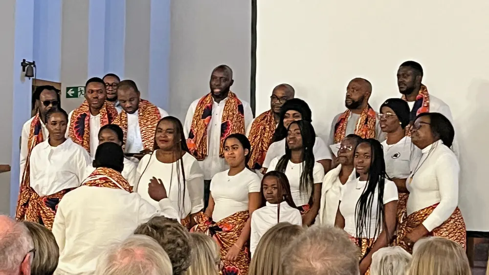 titlellllllll benefiz afrikanischer chor